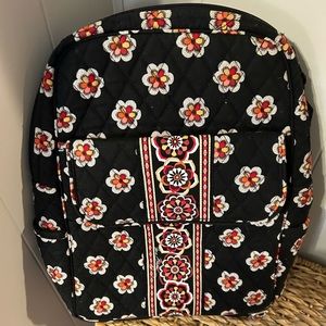 EUC, almost brand new. Vera Bradley backpack, great pattern.